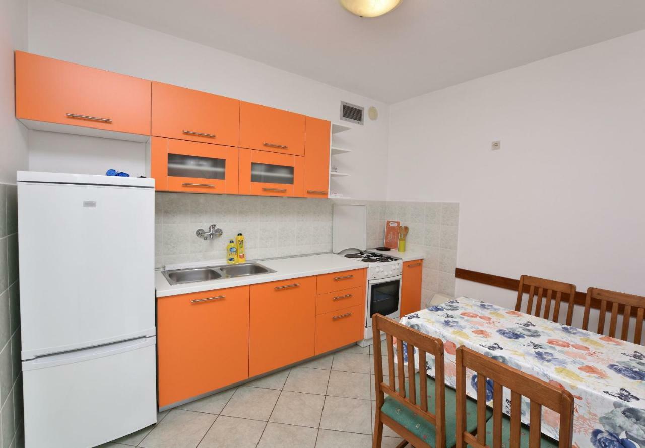 Apartment Dijo I Примоштен Экстерьер фото