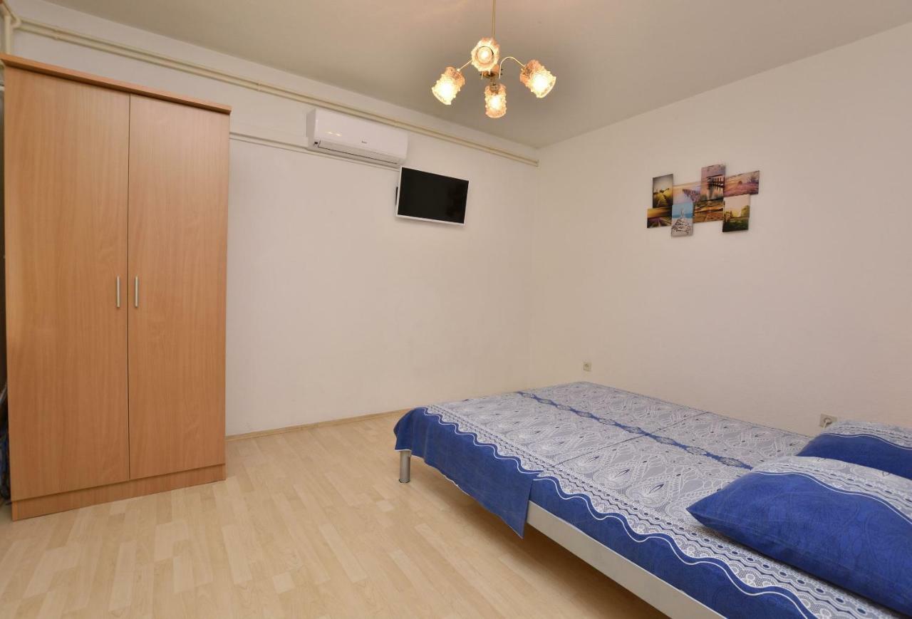 Apartment Dijo I Примоштен Экстерьер фото