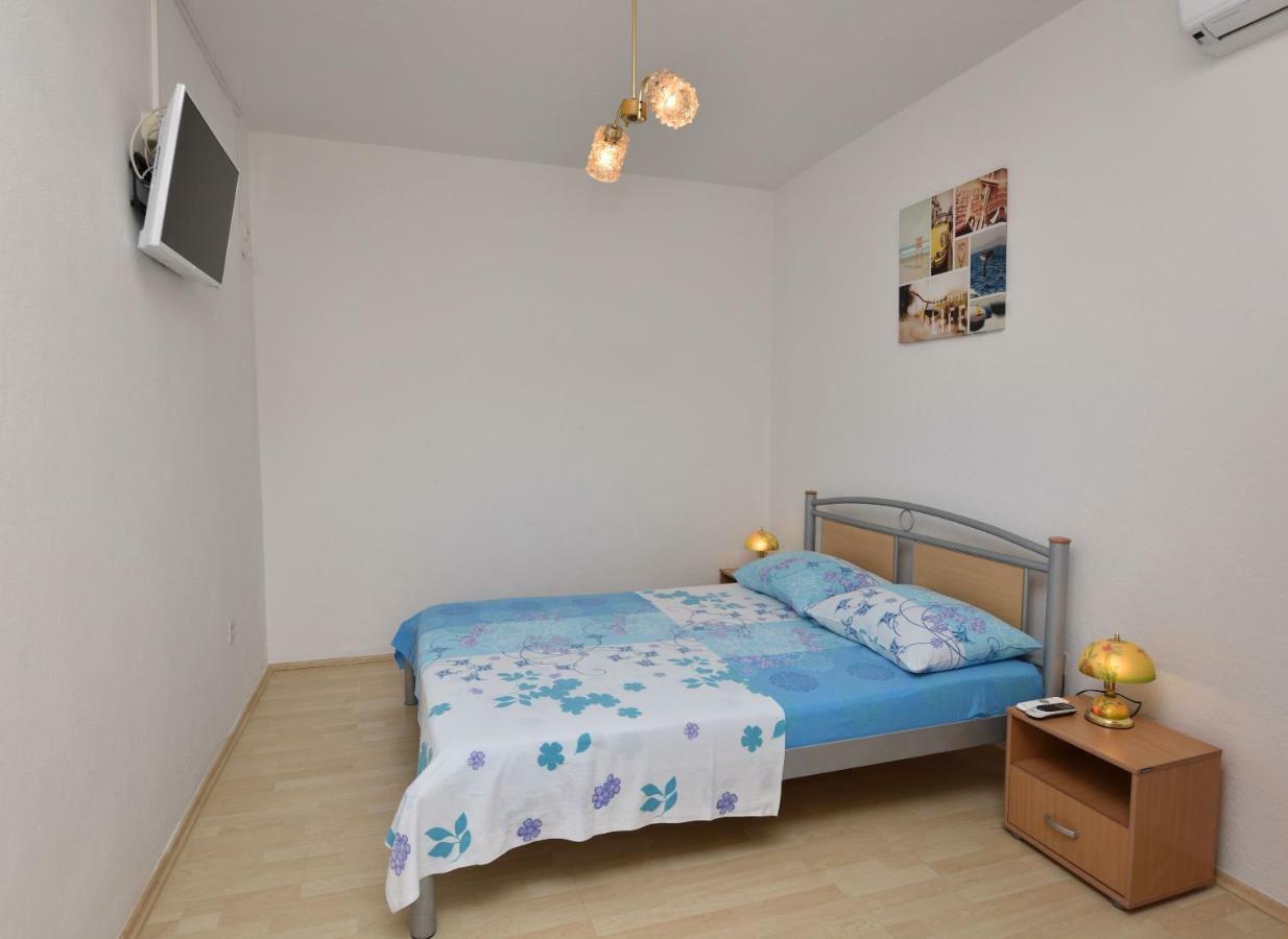 Apartment Dijo I Примоштен Экстерьер фото